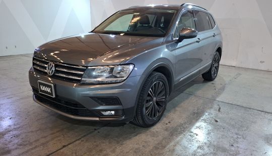 Volkswagen • Tiguan