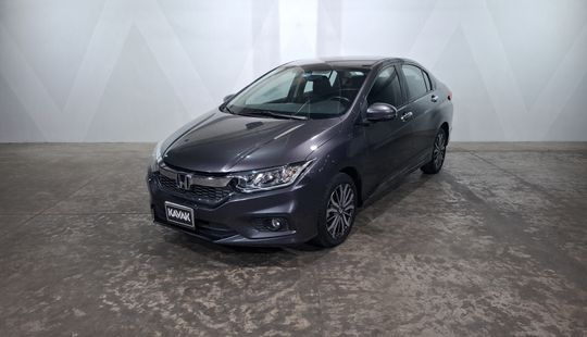 2020 • 61,000 km • Automático