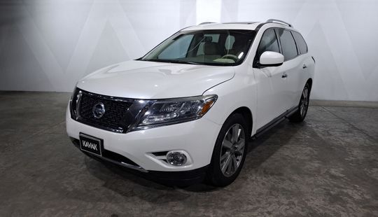 Nissan • Pathfinder