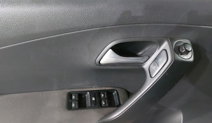 Volkswagen Polo 1.6 TIPTRONIC Hatchback 2016