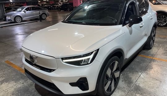 Volvo • XC40