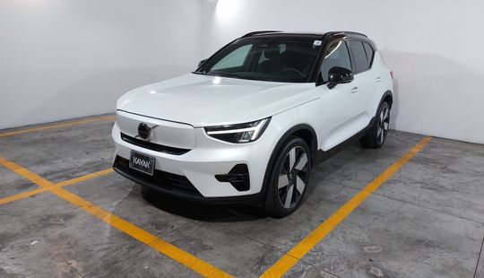 Volvo • XC40