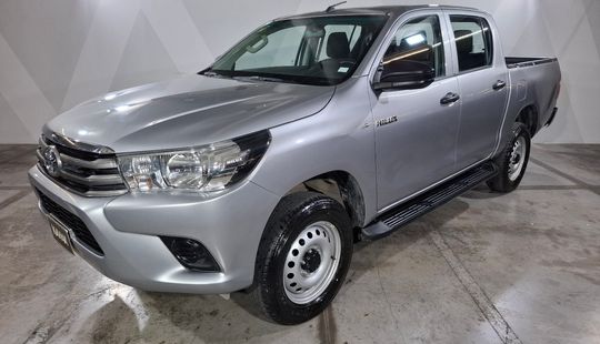 Toyota • Hilux