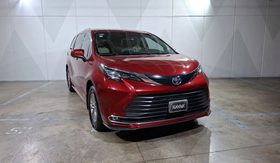 Toyota Sienna 2.5 HEV XLE PIEL AUTO Minivan 2021