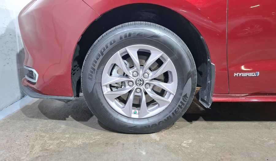 Toyota Sienna 2.5 HEV XLE PIEL AUTO Minivan 2021