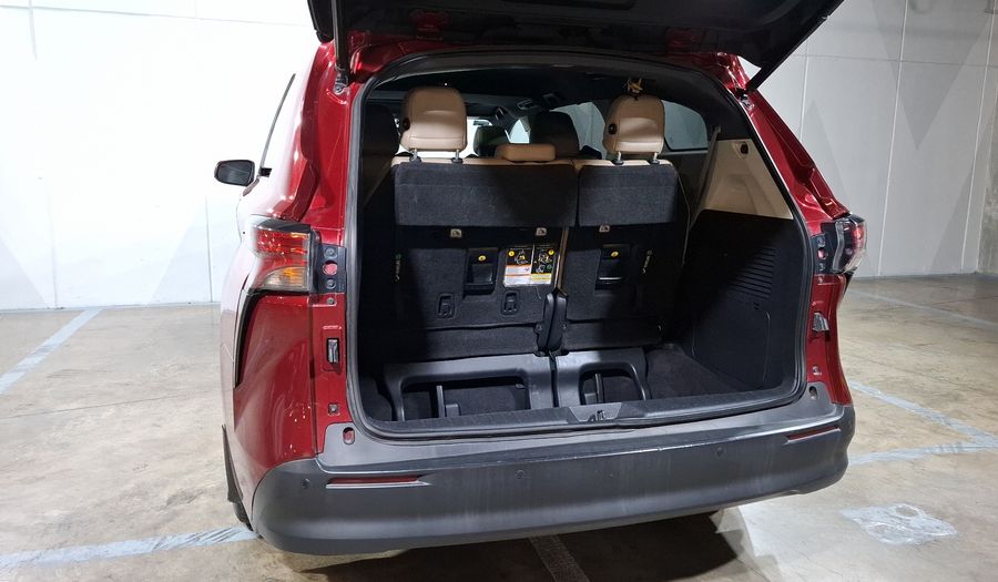 Toyota Sienna 2.5 HEV XLE PIEL AUTO Minivan 2021