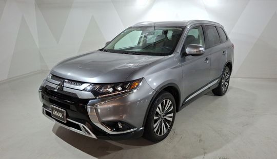 Mitsubishi • Outlander