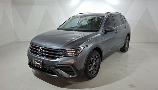 Volkswagen • Tiguan