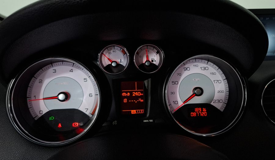 Peugeot 408 2.0 16V ALLURE+ Sedan 2013