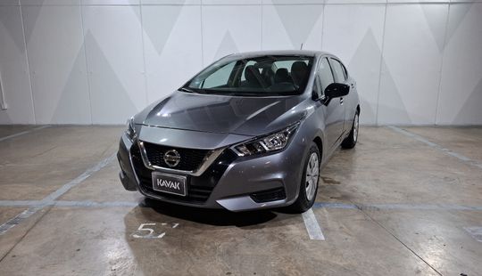 Nissan • Versa