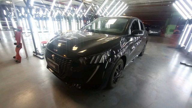 Peugeot • 208