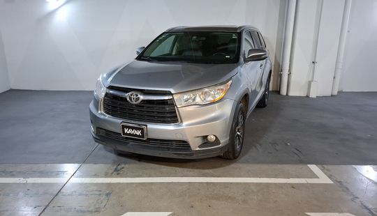 Toyota • Highlander