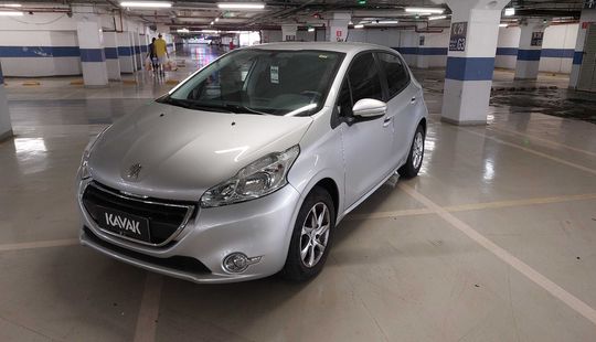 Peugeot • 208