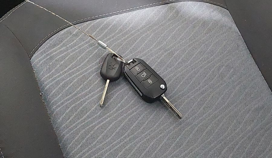 Peugeot 208 ACTIVE PACK Hatchback 2015