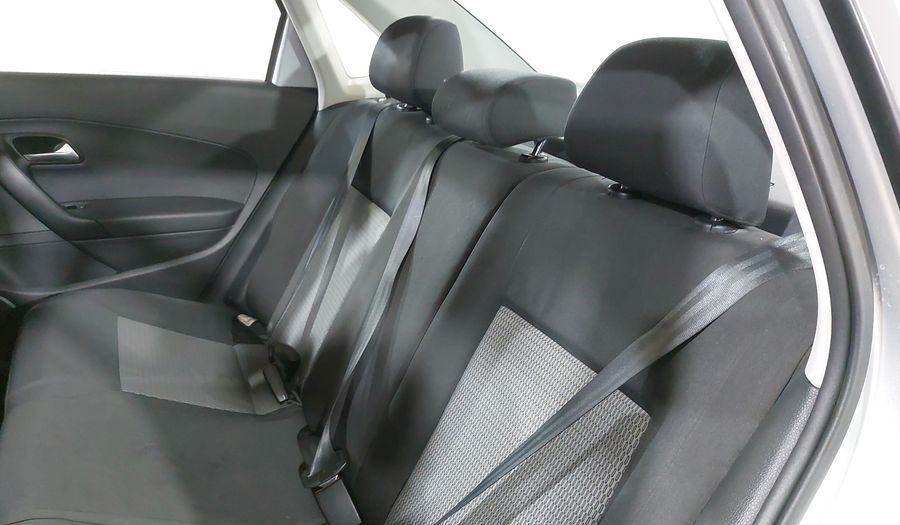 Volkswagen Vento 1.6 ACTIVE TIPTRONIC Sedan 2014