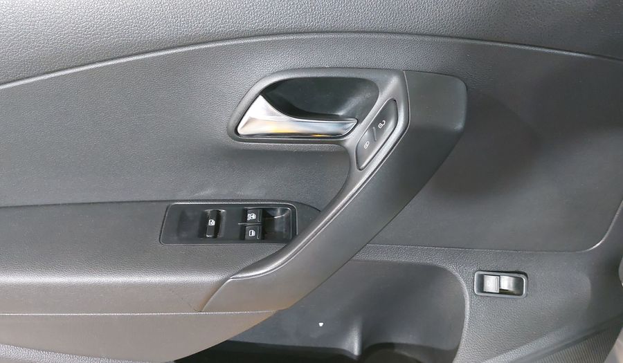 Volkswagen Vento 1.6 ACTIVE TIPTRONIC Sedan 2014