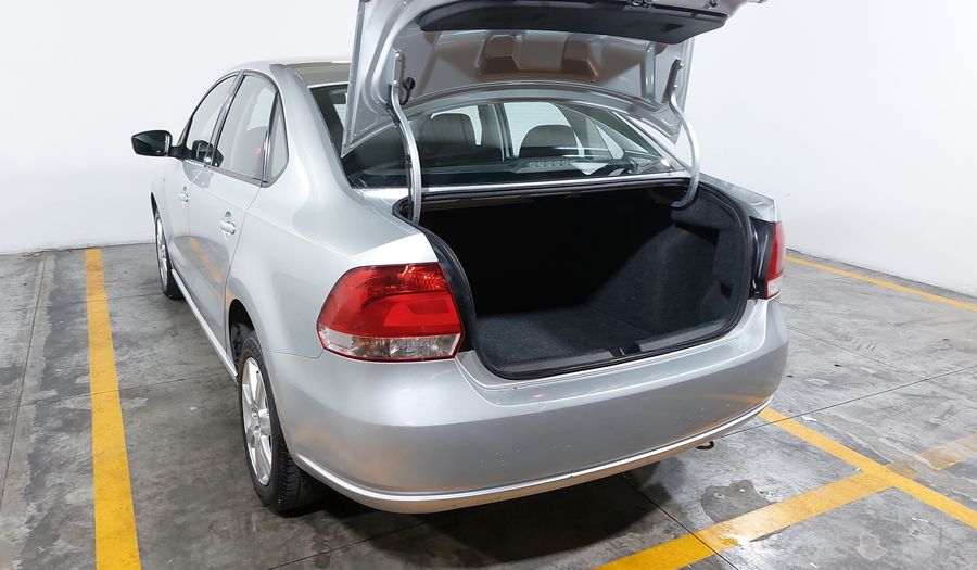 Volkswagen Vento 1.6 ACTIVE TIPTRONIC Sedan 2014