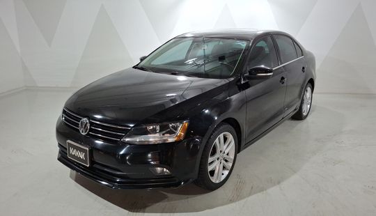 Volkswagen • Jetta