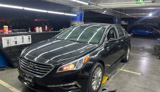 Hyundai • Sonata