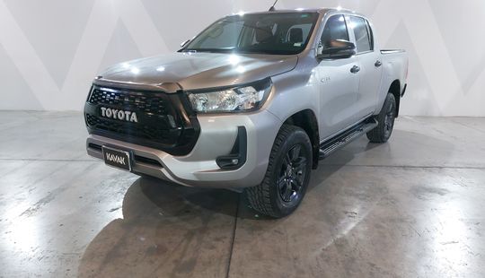 Toyota • Hilux