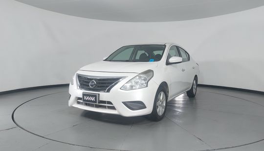 Nissan • Versa