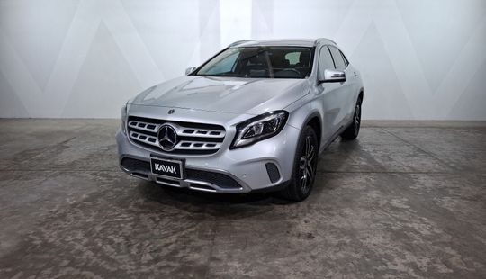 Mercedes Benz • Clase GLA
