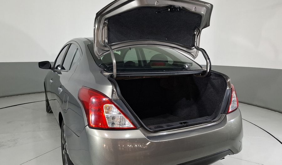 Nissan Versa 1.6 EXCLUSIVE AUTO Sedan 2017