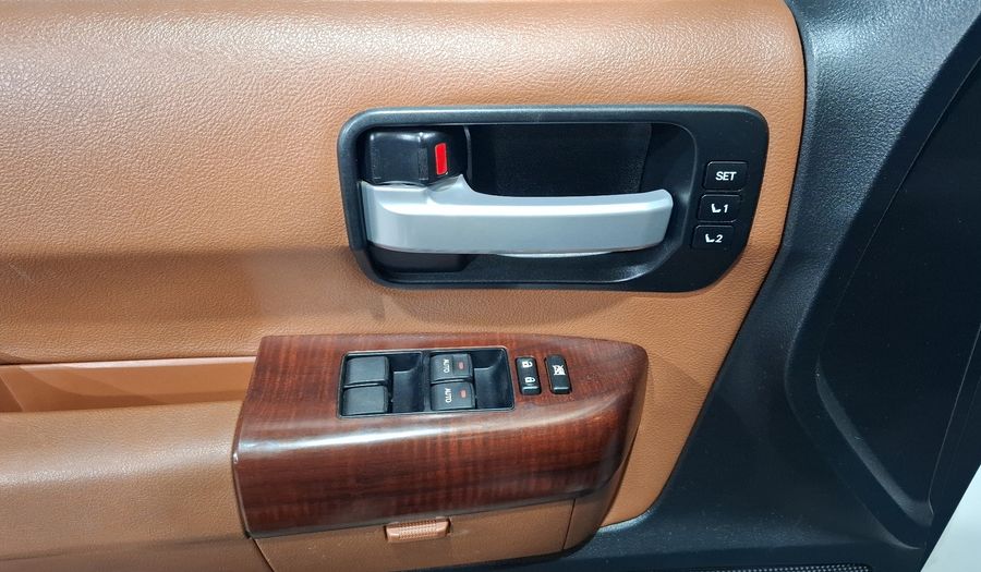 Toyota Sequoia 5.7 V8 PLATINUM Suv 2012