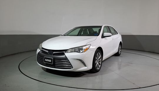 Toyota • Camry