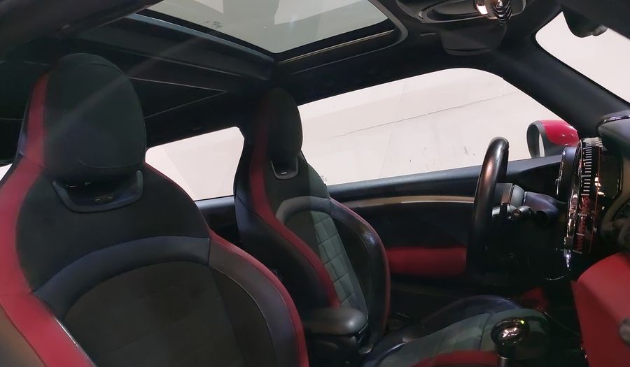 Mini John Cooper Works 2.0 JOHN COOPER WORKS HOT CHILI AT Hatchback 2017