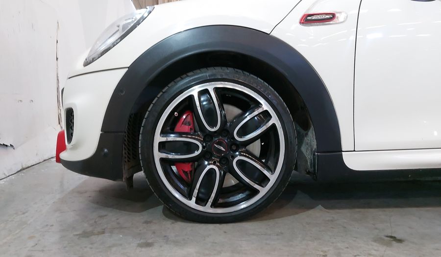 Mini John Cooper Works 2.0 JOHN COOPER WORKS HOT CHILI AT Hatchback 2017