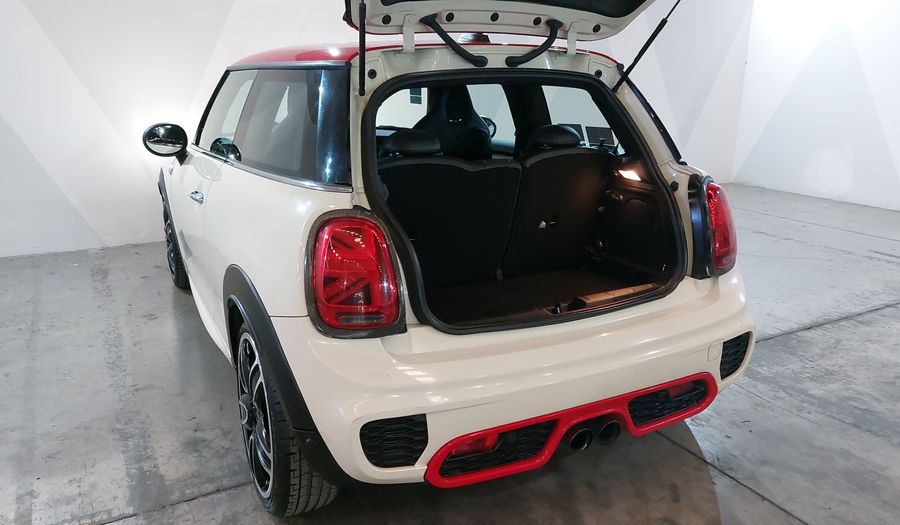 Mini John Cooper Works 2.0 JOHN COOPER WORKS HOT CHILI AT Hatchback 2017