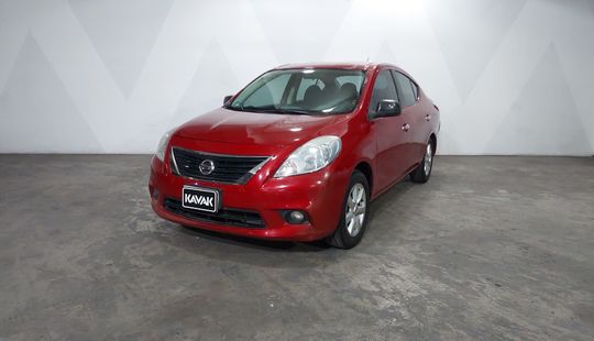 Nissan • Versa