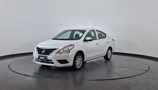 Nissan • Versa