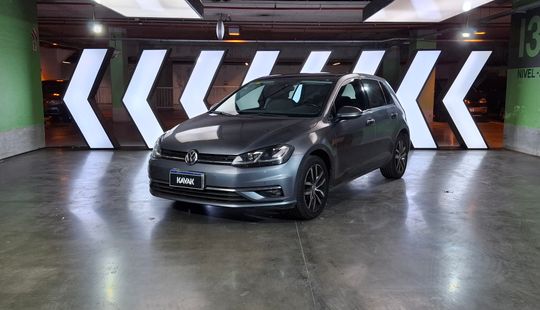 Volkswagen • Golf