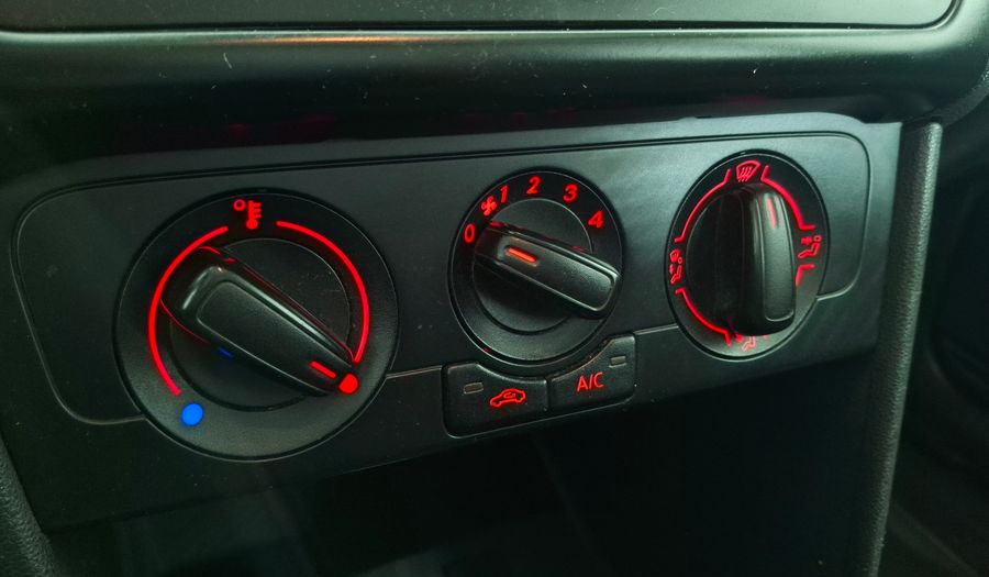 Volkswagen Polo 1.6 TRENDLINE Sedan 2016