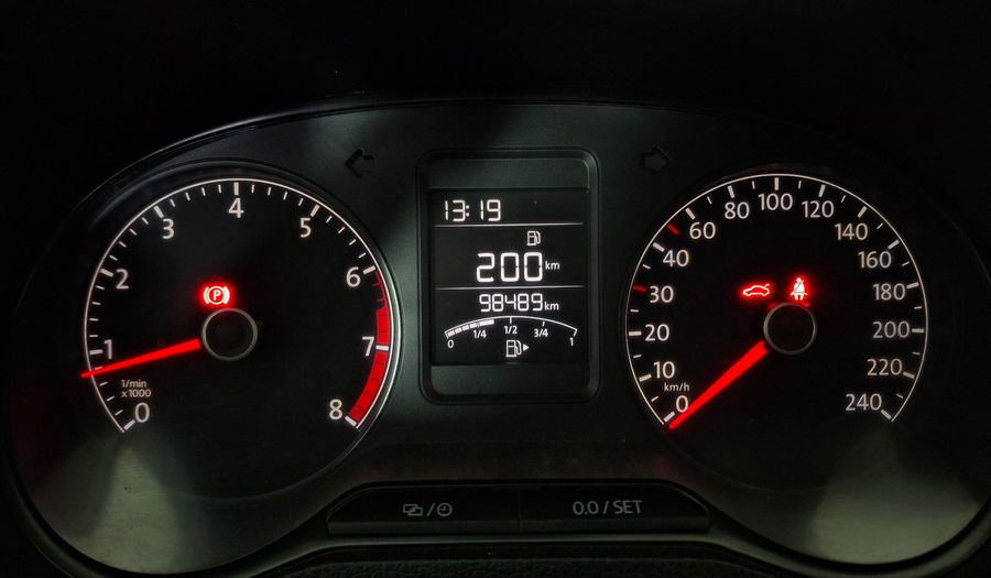 Volkswagen Polo 1.6 TRENDLINE Sedan 2016
