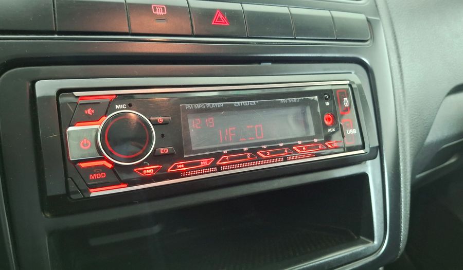 Volkswagen Polo 1.6 TRENDLINE Sedan 2016