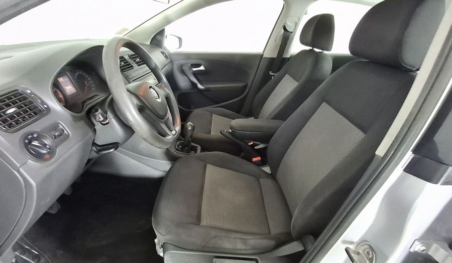 Volkswagen Polo 1.6 TRENDLINE Sedan 2016