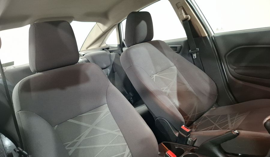 Ford Fiesta 1.6 S MT Sedan 2015