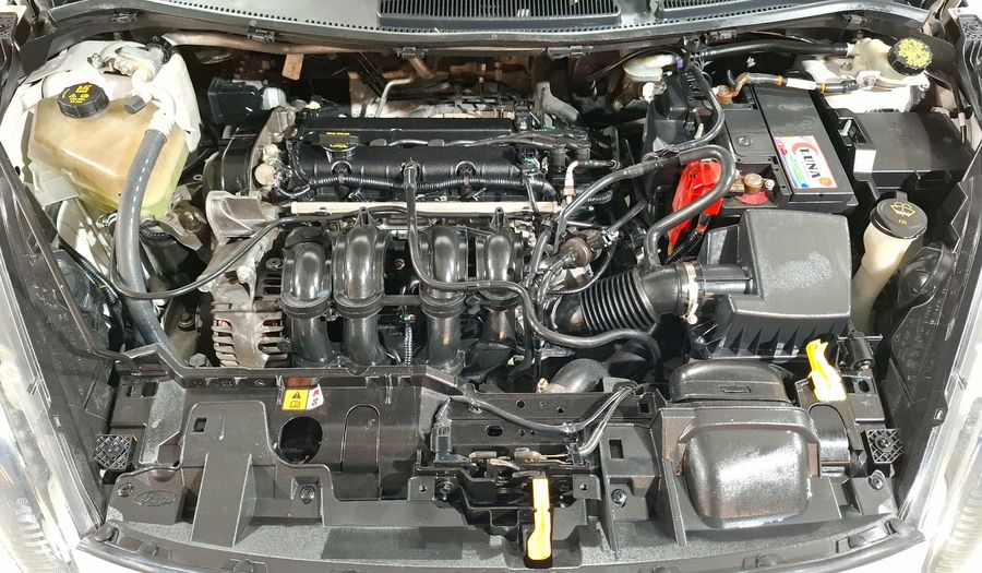 Ford Fiesta 1.6 S MT Sedan 2015