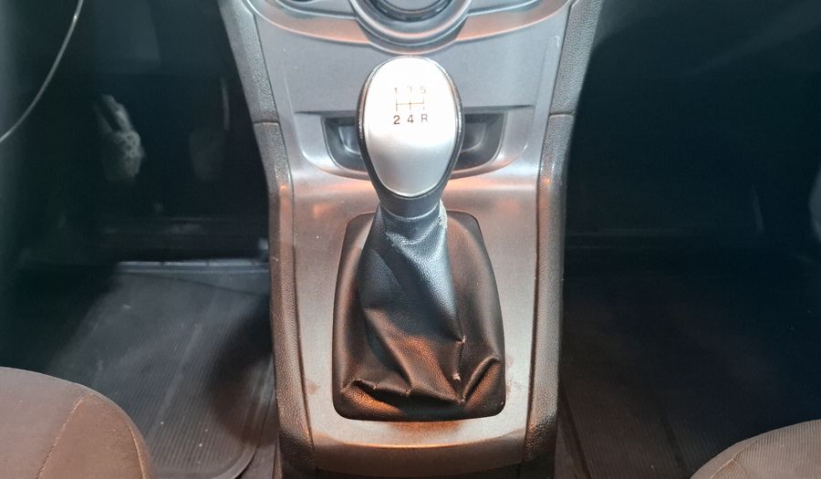 Ford Fiesta 1.6 S MT Sedan 2015