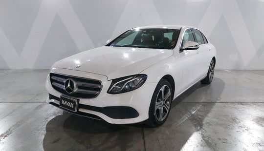 Mercedes Benz • Clase E