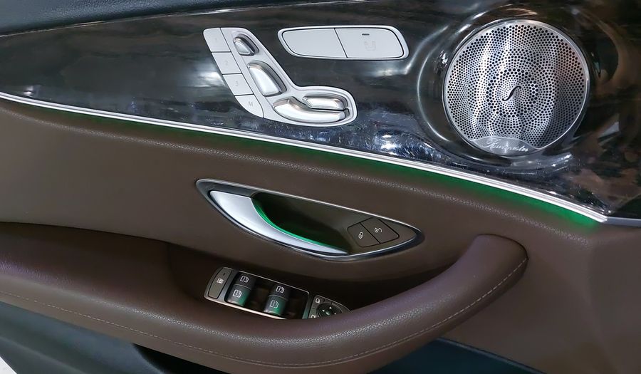 Mercedes Benz Clase E 2.0 200 CGI AVANTGARDE Sedan 2017