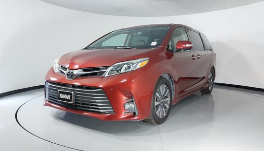 Toyota • Sienna