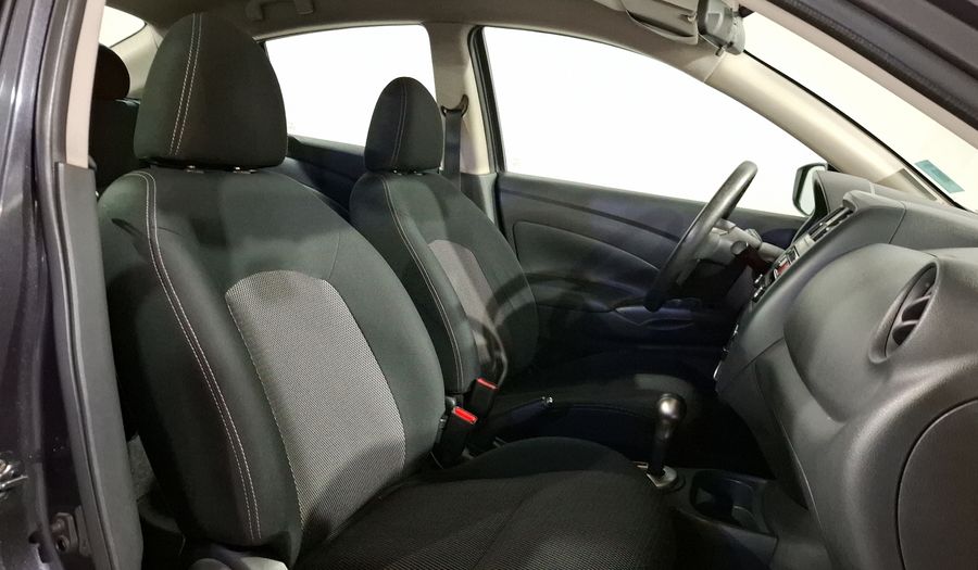 Nissan Versa 1.6 SENSE TA AC Sedan 2015