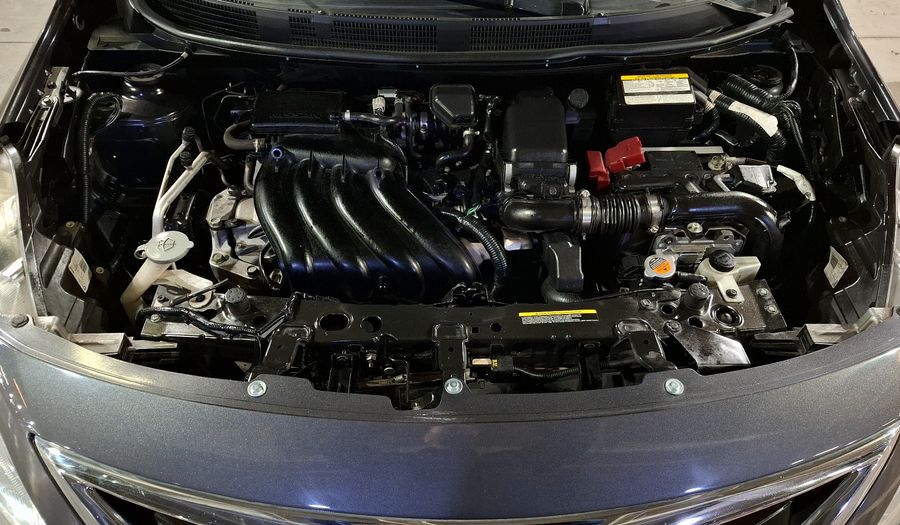 Nissan Versa 1.6 SENSE TA AC Sedan 2015