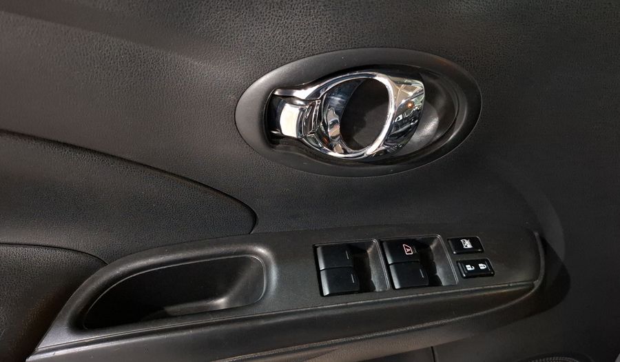 Nissan Versa 1.6 SENSE TA AC Sedan 2015