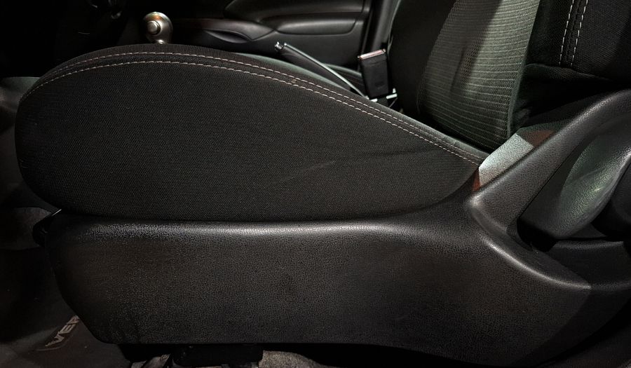 Nissan Versa 1.6 SENSE TA AC Sedan 2015