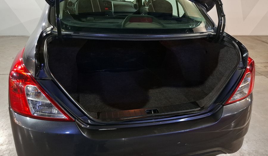 Nissan Versa 1.6 SENSE TA AC Sedan 2015